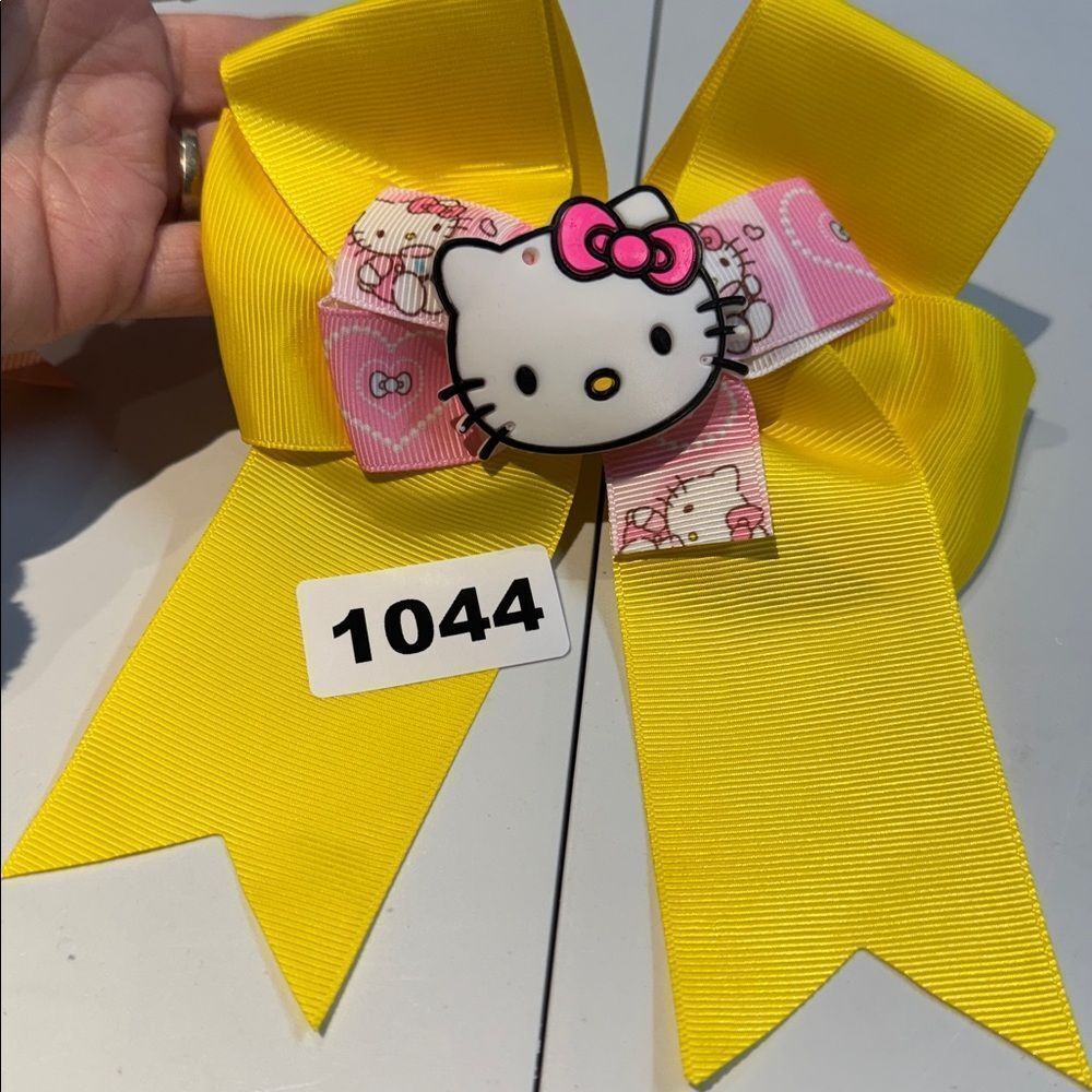 1044 Yellow Color Hello Kitty Aligator Clip Hair Bow